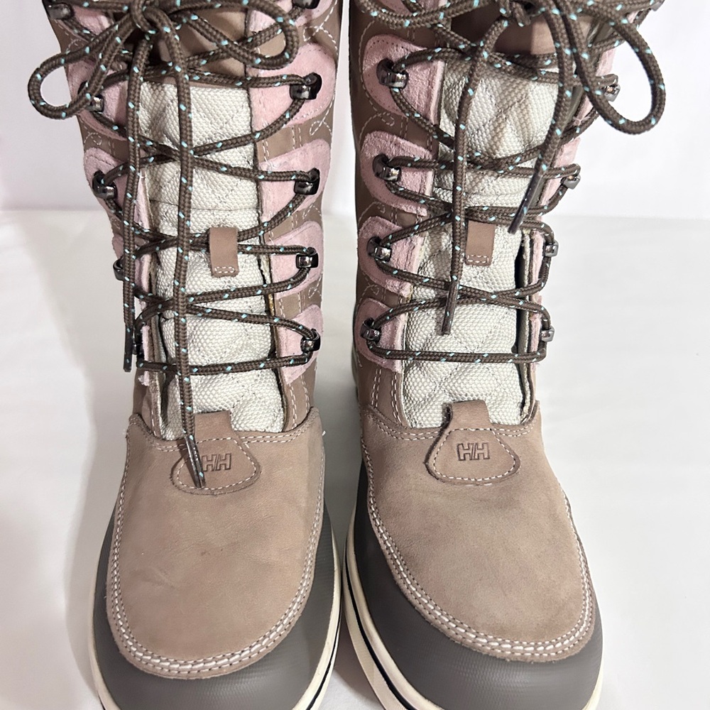 Helly Hansen Snow Boots Sz 8 new